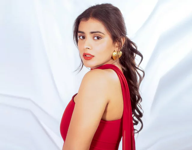 Hebah Patel Red Dress Photos
